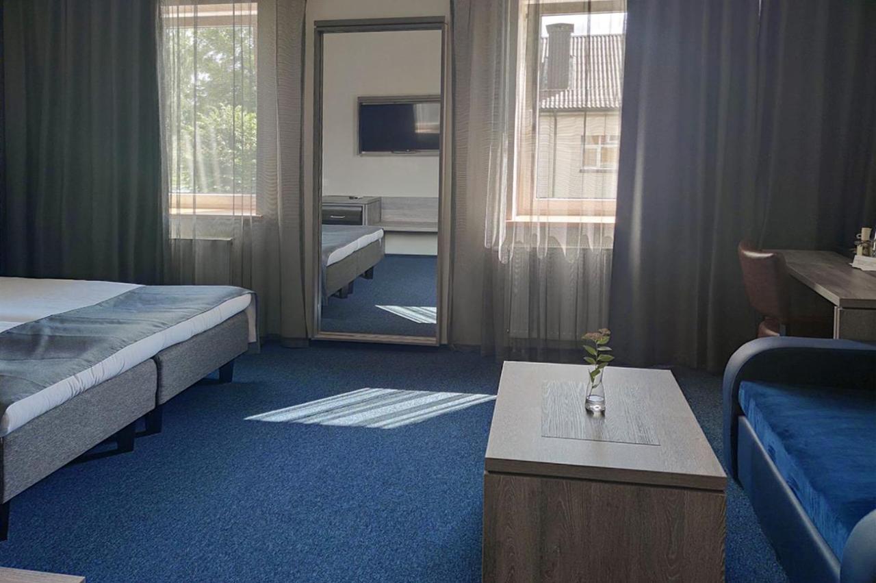 Brut Wine Hotel Zarasai Eksteriør billede